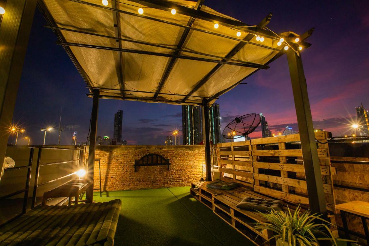 The Bridge Hostel Bangkok Extérieur photo