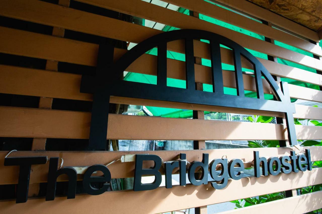 The Bridge Hostel Bangkok Extérieur photo