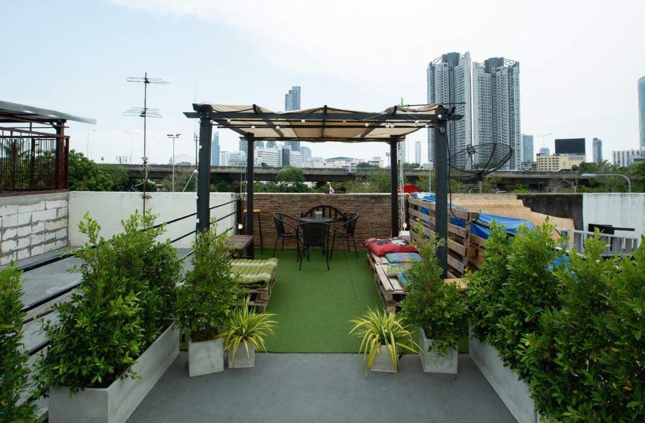 The Bridge Hostel Bangkok Extérieur photo