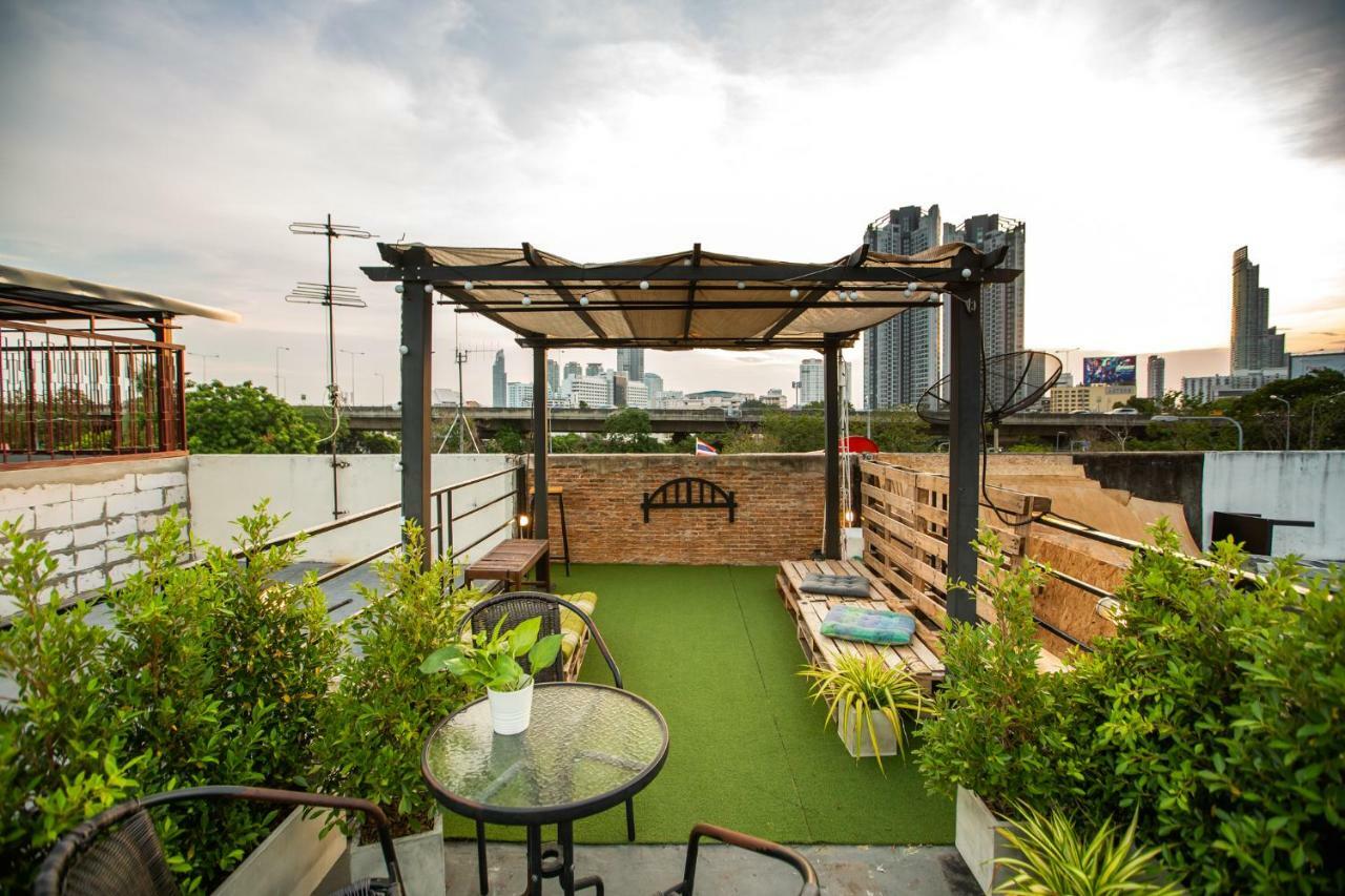 The Bridge Hostel Bangkok Extérieur photo