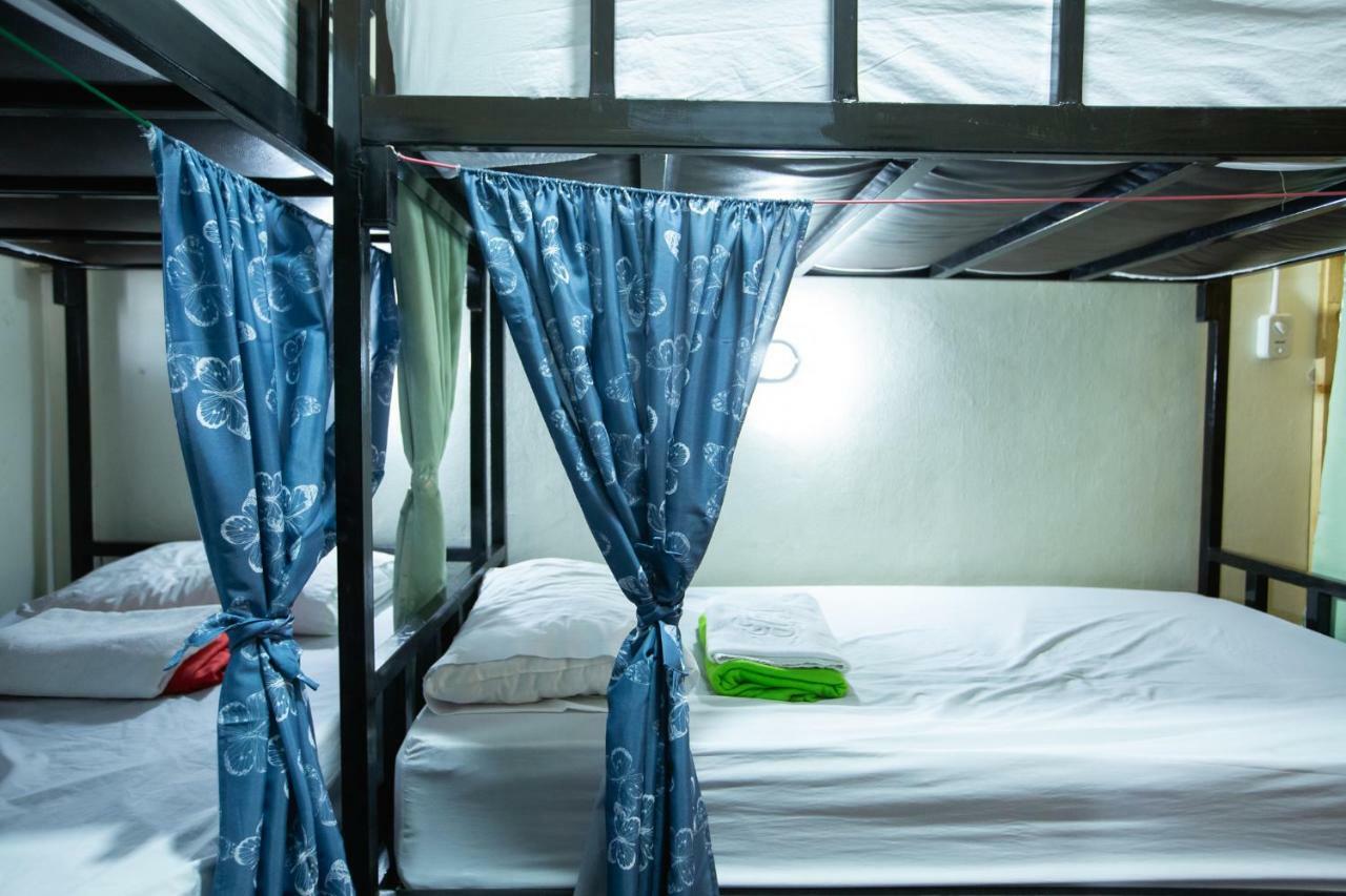 The Bridge Hostel Bangkok Extérieur photo