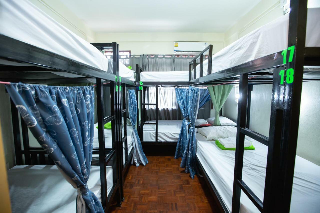 The Bridge Hostel Bangkok Extérieur photo