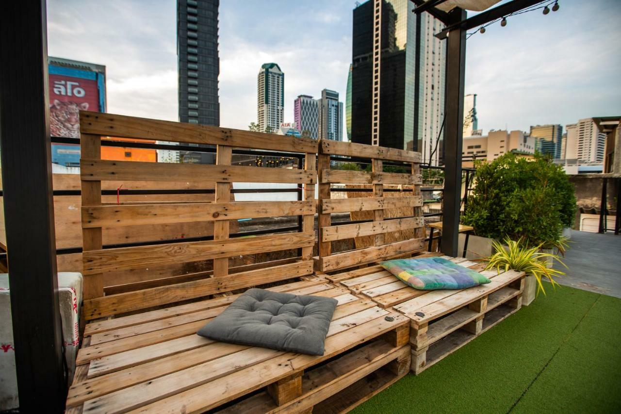 The Bridge Hostel Bangkok Extérieur photo