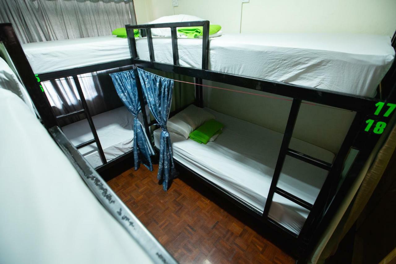 The Bridge Hostel Bangkok Extérieur photo