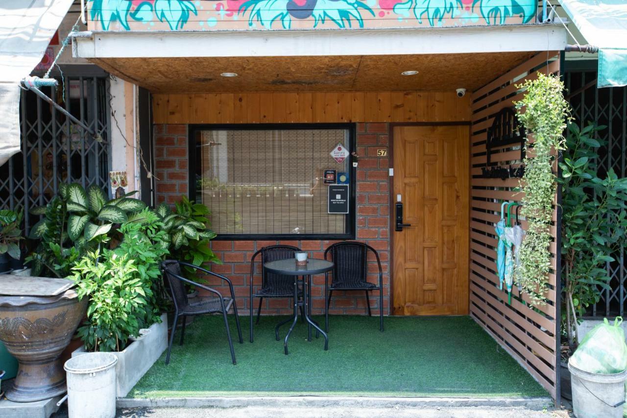 The Bridge Hostel Bangkok Extérieur photo