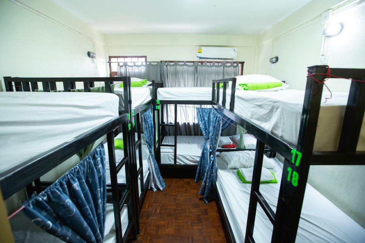 The Bridge Hostel Bangkok Extérieur photo