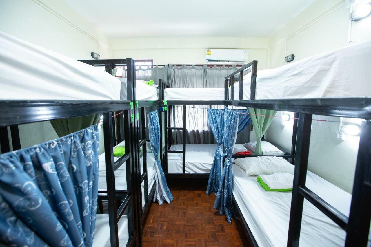 The Bridge Hostel Bangkok Extérieur photo
