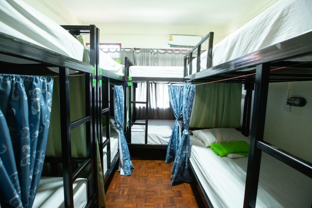 The Bridge Hostel Bangkok Extérieur photo