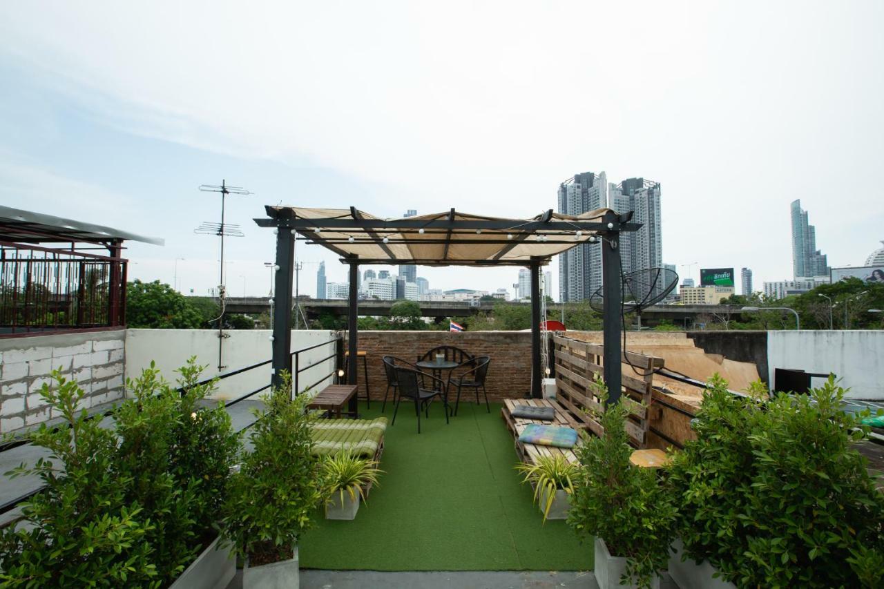 The Bridge Hostel Bangkok Extérieur photo