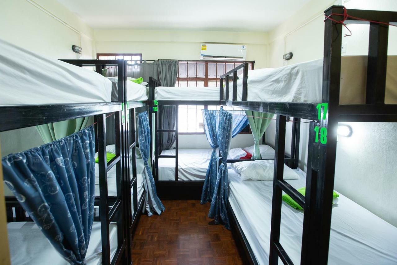 The Bridge Hostel Bangkok Extérieur photo