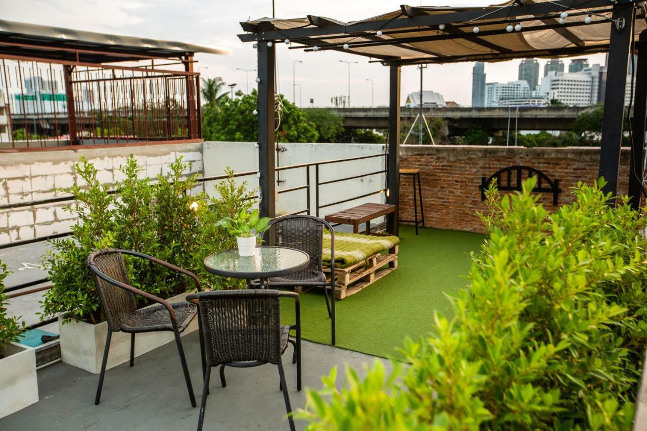 The Bridge Hostel Bangkok Extérieur photo