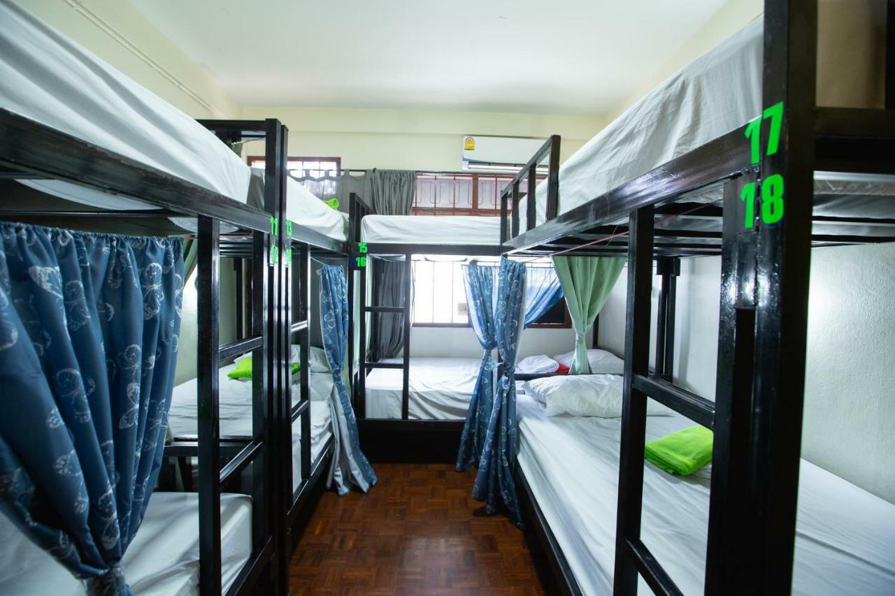 The Bridge Hostel Bangkok Extérieur photo