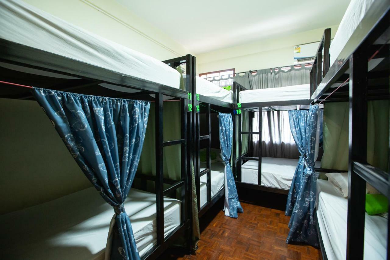 The Bridge Hostel Bangkok Extérieur photo